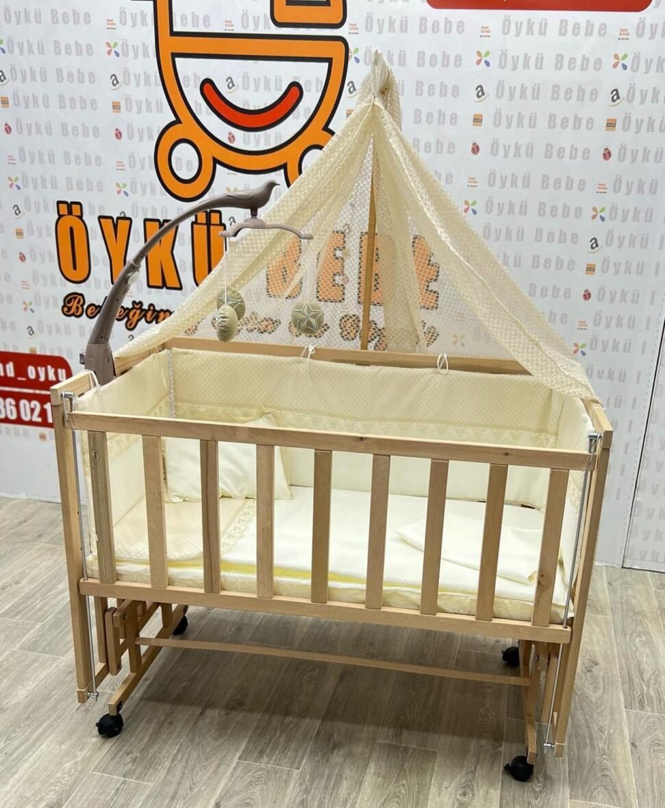 Müzikli Dönence Hediyeli Anne Yanı Asansörlü Doğal Ahşap Beşik